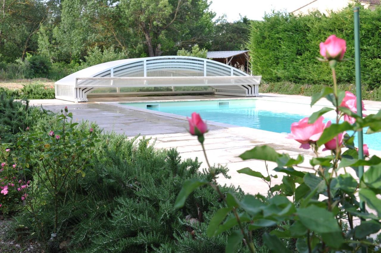 Bed and Breakfast La Ferme De Tonton Jules Et Mame Julia Entraigues-sur-la-Sorgue Exterior foto
